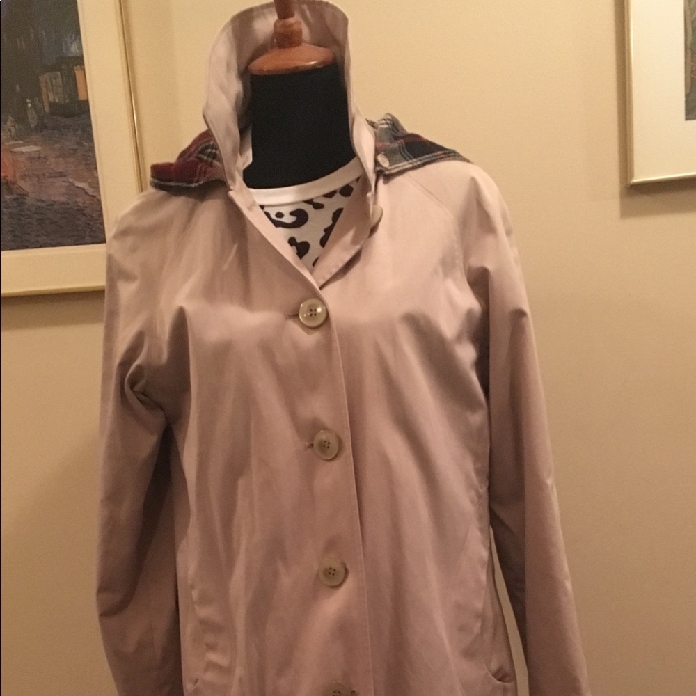 Liz Claiborne Raincoat ☔️